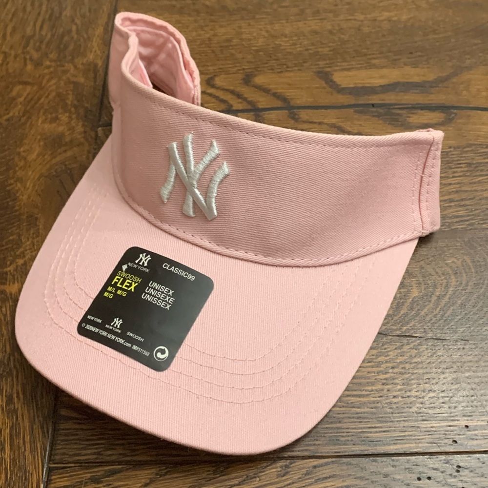 NWT Unisex Adult NY Yankee Pink and White Visor Size M/L